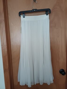 Wilfred Cream Pleated Maxi Skirt